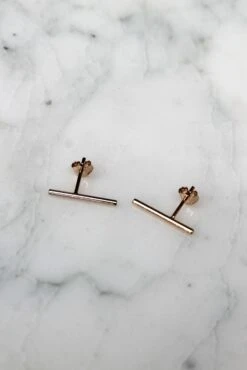 Puces D'oreilles Barre Minimaliste - Plaqué Or