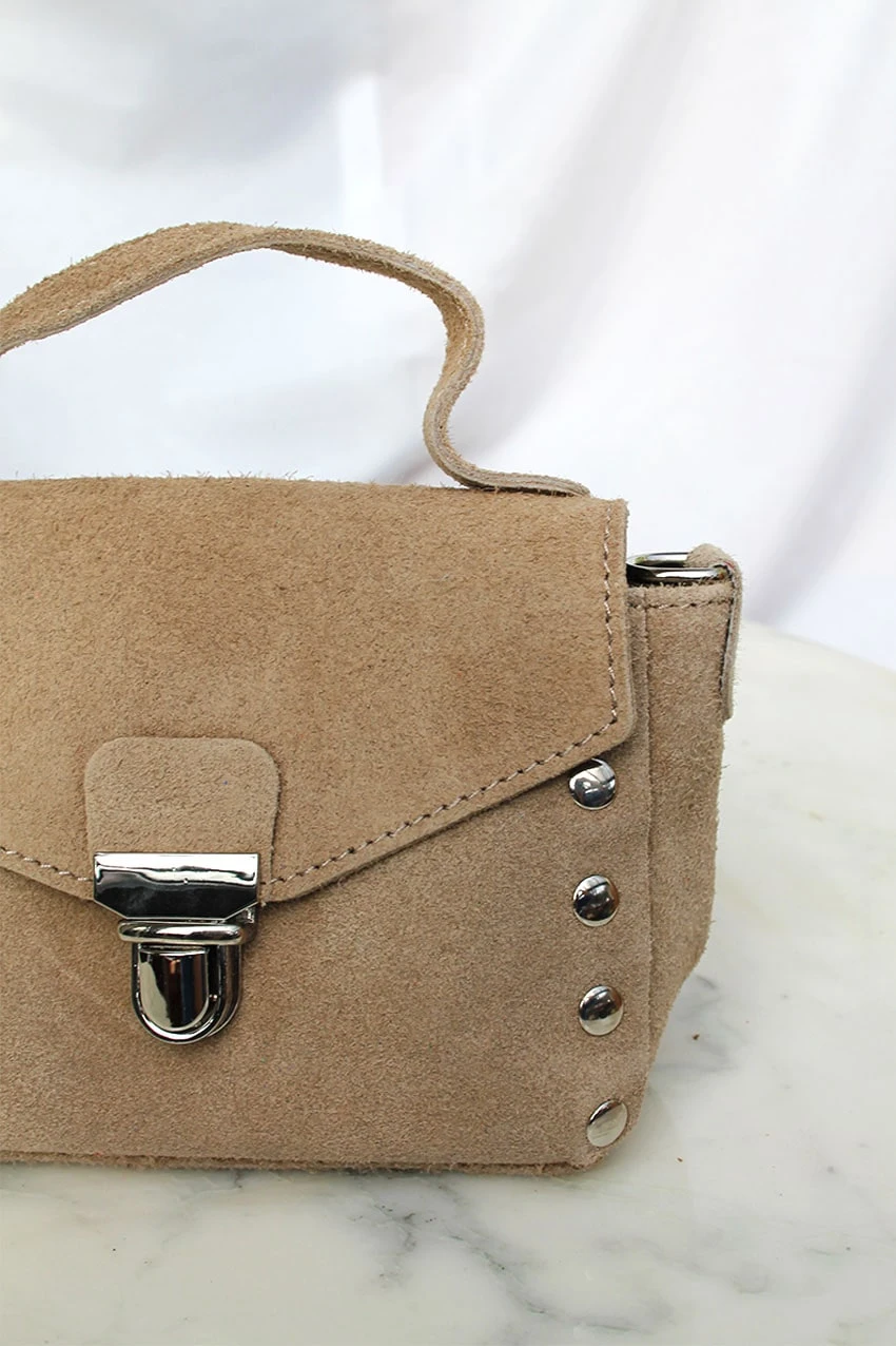 Micro-sac à Main Porto Allegre En Suédine Taupe 4 Micro-sac à Main Porto Allegre En Suédine Taupe – Image 4