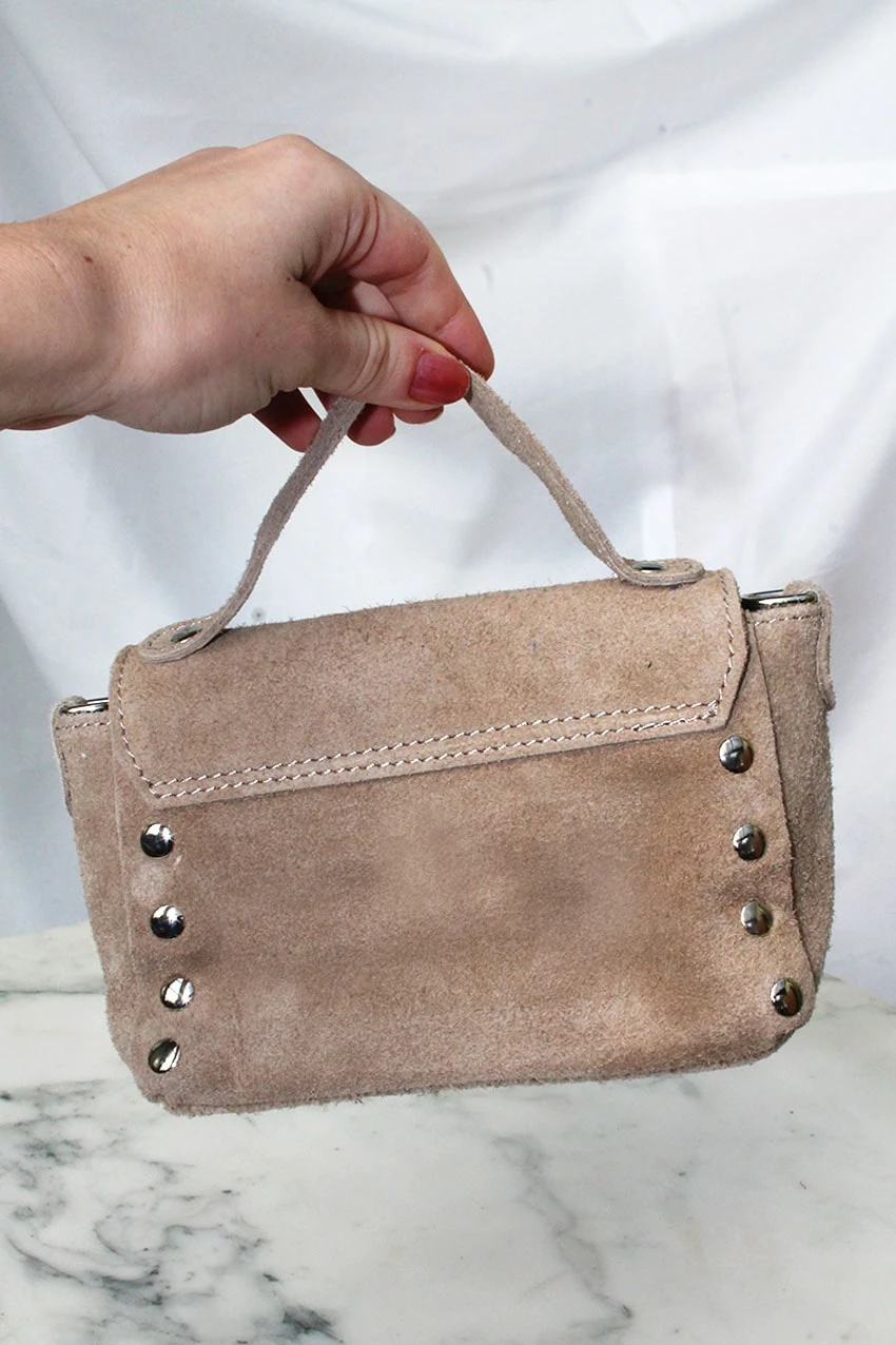 Micro-sac à Main Porto Allegre En Suédine Taupe 2 Micro-sac à Main Porto Allegre En Suédine Taupe – Image 2