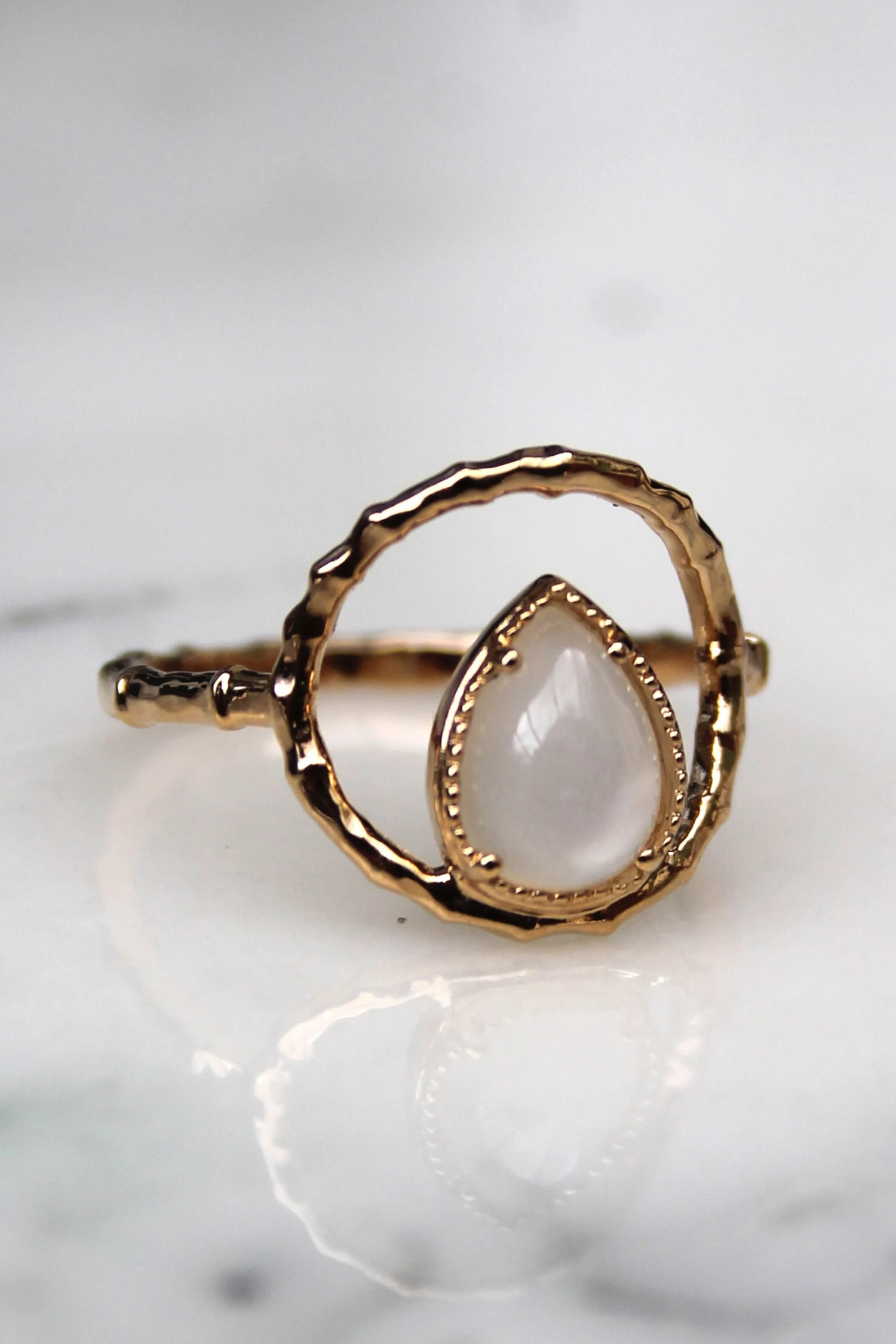 Bague Freya - Plaqué Or Et Pierre De Lune 4 Bague Freya - Plaqué Or Et Pierre De Lune – Image 4